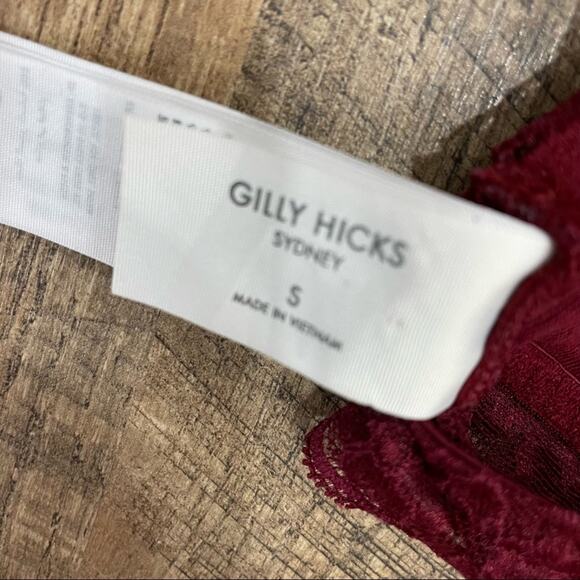 Echo pajama shorts & Gilly Hicks Halter Bralette - Picture 14 of 14